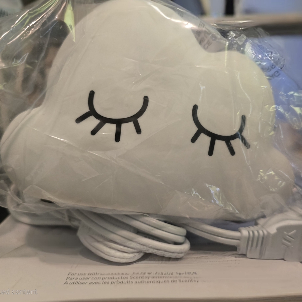 White Cloud-Shaped Night Light
